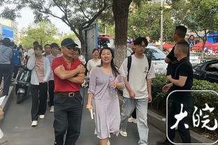 关注度颇高啊！WNBA冠军拉斯维加斯王牌队多名队员来到现场观战！